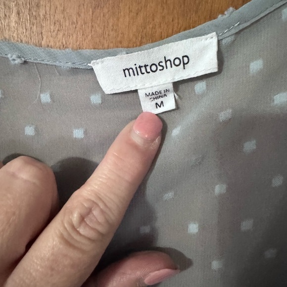 Mittoshop boutique brand Elegant Sleeveless Ruffle Top size M - Picture 2 of 4